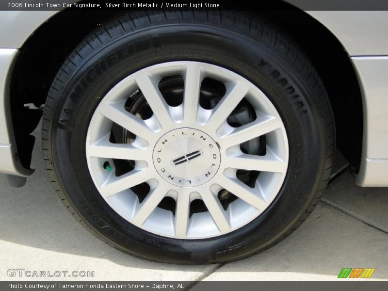  2006 Town Car Signature Wheel