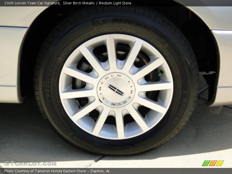  2006 Town Car Signature Wheel