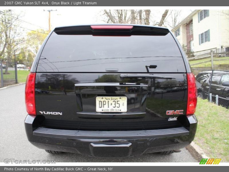 Onyx Black / Light Titanium 2007 GMC Yukon SLT 4x4