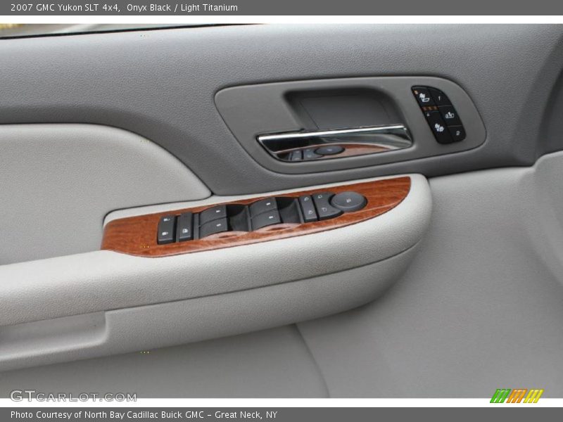 Onyx Black / Light Titanium 2007 GMC Yukon SLT 4x4