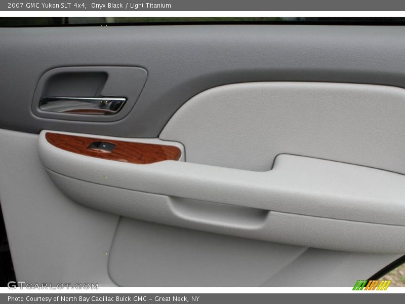 Onyx Black / Light Titanium 2007 GMC Yukon SLT 4x4