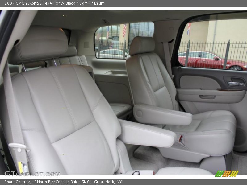 Onyx Black / Light Titanium 2007 GMC Yukon SLT 4x4