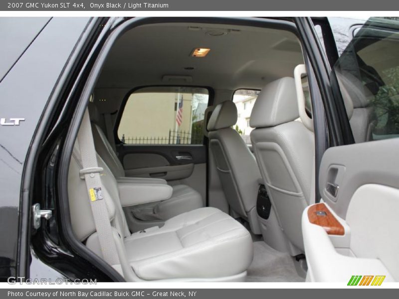 Onyx Black / Light Titanium 2007 GMC Yukon SLT 4x4