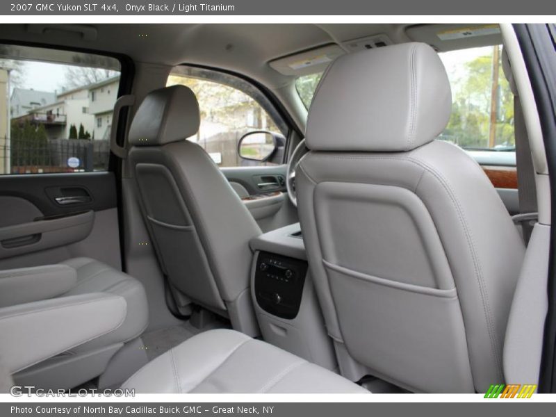 Onyx Black / Light Titanium 2007 GMC Yukon SLT 4x4