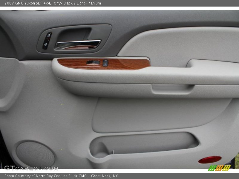 Onyx Black / Light Titanium 2007 GMC Yukon SLT 4x4