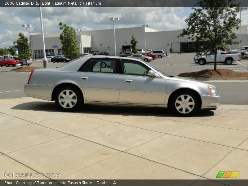 Light Platinum Metallic / Titanium 2006 Cadillac DTS