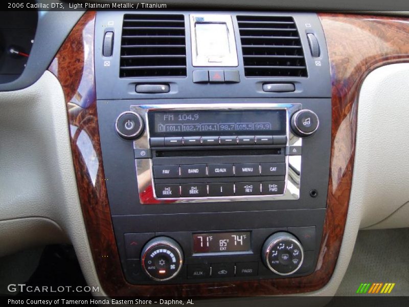 Light Platinum Metallic / Titanium 2006 Cadillac DTS