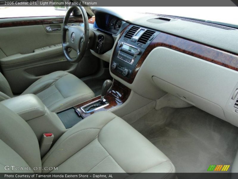 Light Platinum Metallic / Titanium 2006 Cadillac DTS