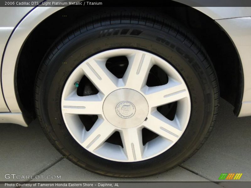 Light Platinum Metallic / Titanium 2006 Cadillac DTS