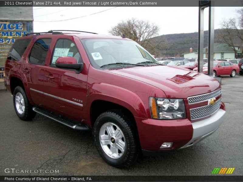 Front 3/4 View of 2011 Tahoe Z71 4x4