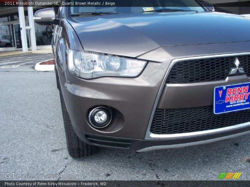 Quartz Brown Metallic / Beige 2011 Mitsubishi Outlander SE