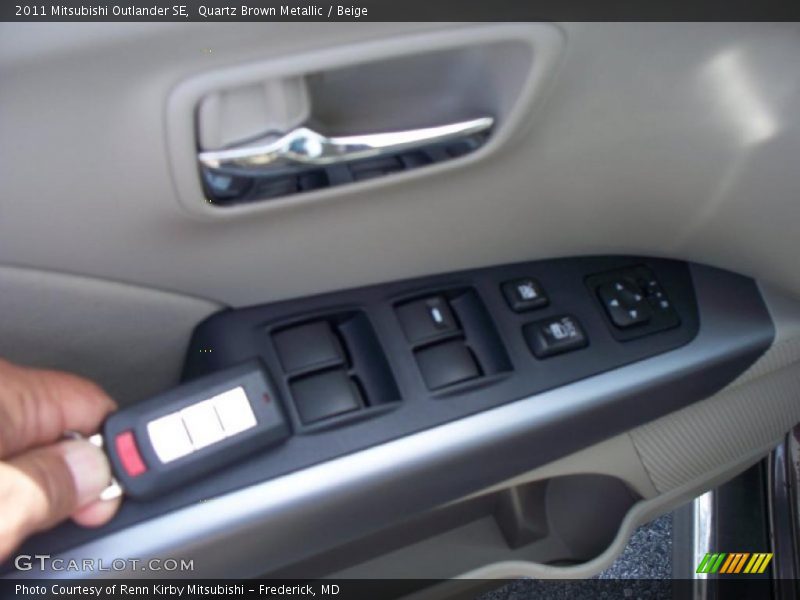 Quartz Brown Metallic / Beige 2011 Mitsubishi Outlander SE