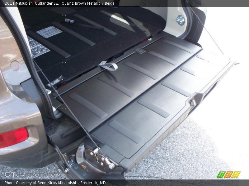 Quartz Brown Metallic / Beige 2011 Mitsubishi Outlander SE