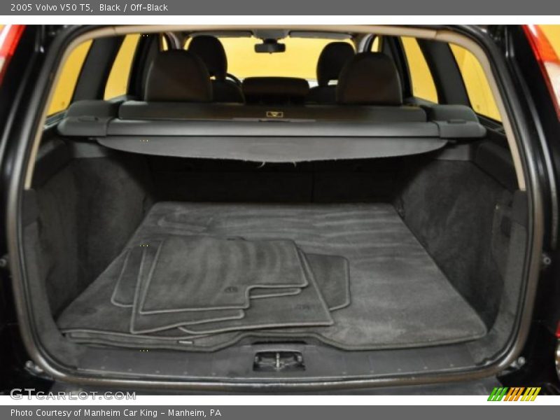 Black / Off-Black 2005 Volvo V50 T5