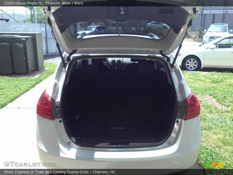 Phantom White / Black 2009 Nissan Rogue SL