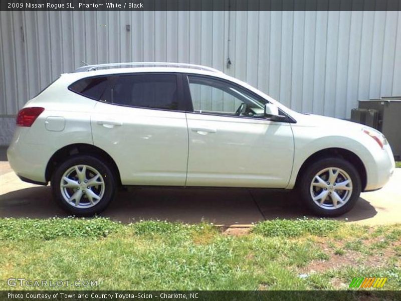 Phantom White / Black 2009 Nissan Rogue SL