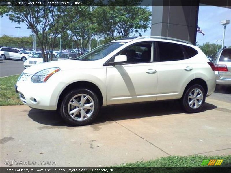 Phantom White / Black 2009 Nissan Rogue SL