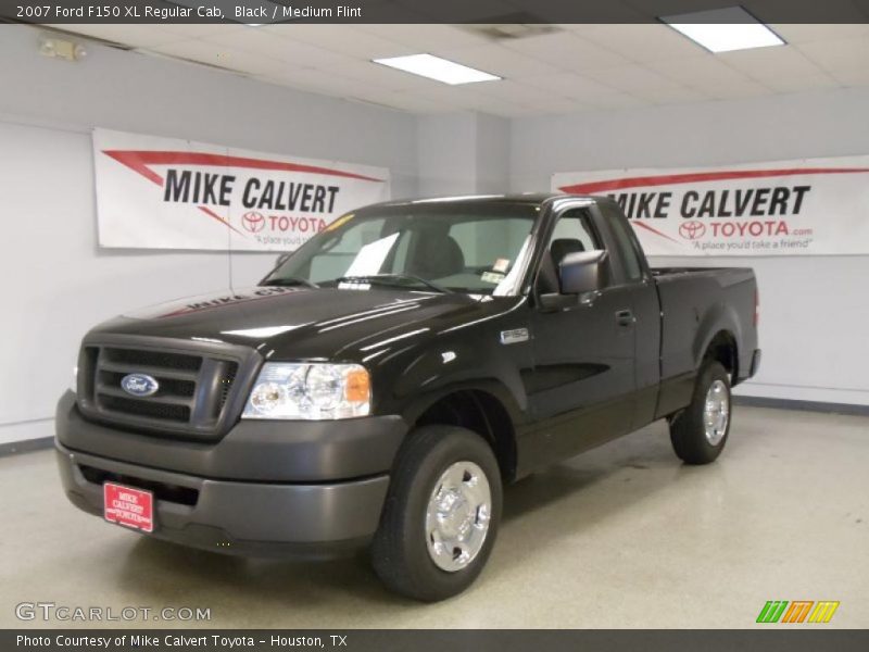 Black / Medium Flint 2007 Ford F150 XL Regular Cab