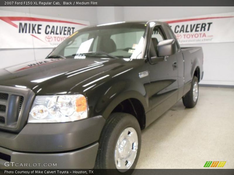 Black / Medium Flint 2007 Ford F150 XL Regular Cab