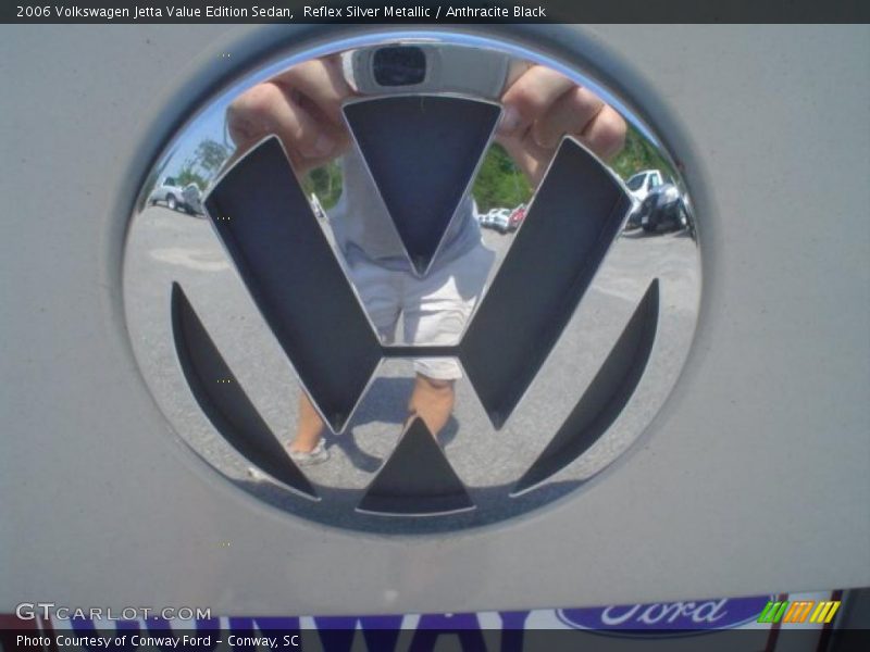 Reflex Silver Metallic / Anthracite Black 2006 Volkswagen Jetta Value Edition Sedan