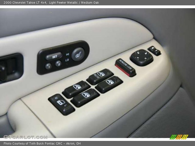 Light Pewter Metallic / Medium Oak 2000 Chevrolet Tahoe LT 4x4
