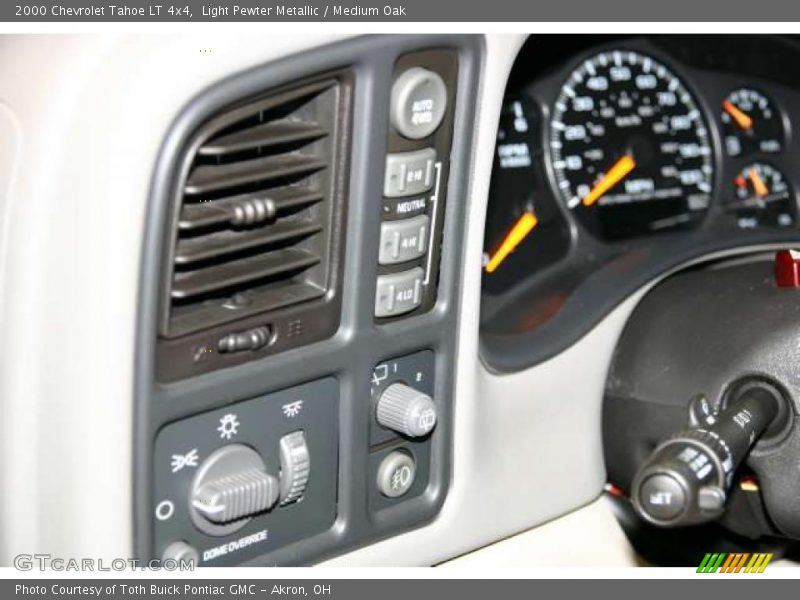 Light Pewter Metallic / Medium Oak 2000 Chevrolet Tahoe LT 4x4