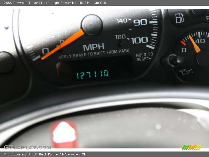 Light Pewter Metallic / Medium Oak 2000 Chevrolet Tahoe LT 4x4