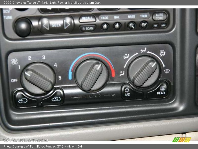 Light Pewter Metallic / Medium Oak 2000 Chevrolet Tahoe LT 4x4