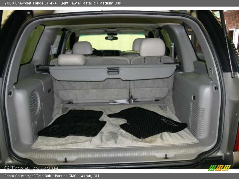 Light Pewter Metallic / Medium Oak 2000 Chevrolet Tahoe LT 4x4
