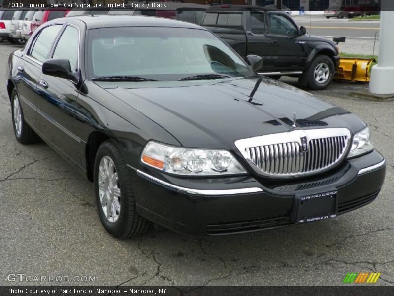 Black / Black 2010 Lincoln Town Car Signature Limited