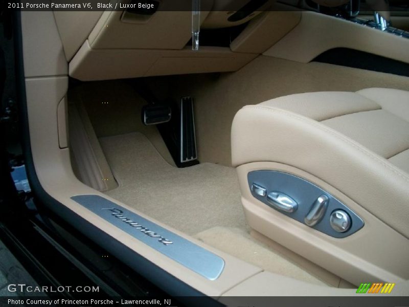 Black / Luxor Beige 2011 Porsche Panamera V6