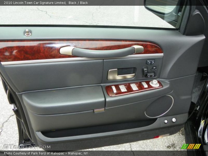 Door Panel of 2010 Town Car Signature Limited