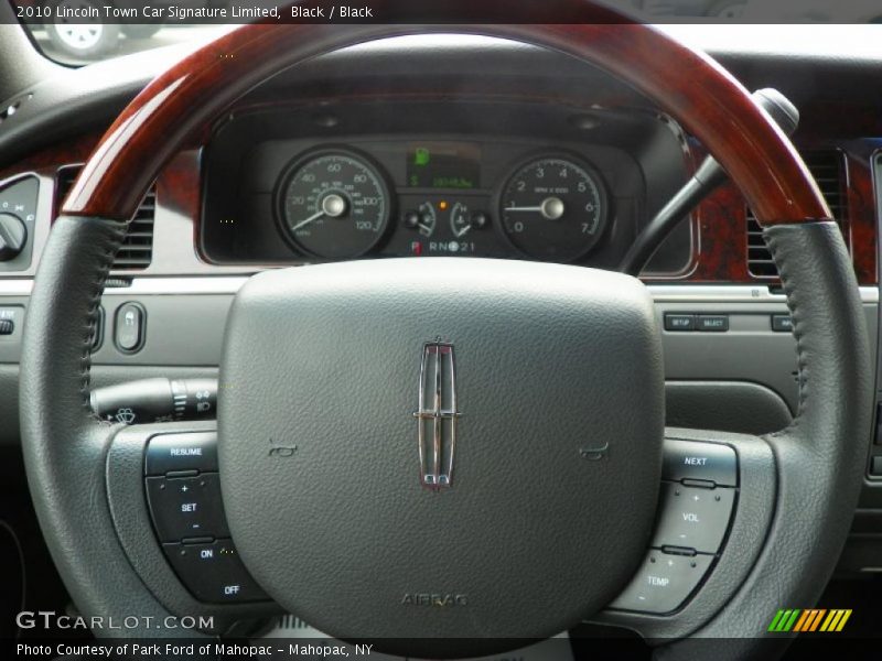  2010 Town Car Signature Limited Steering Wheel