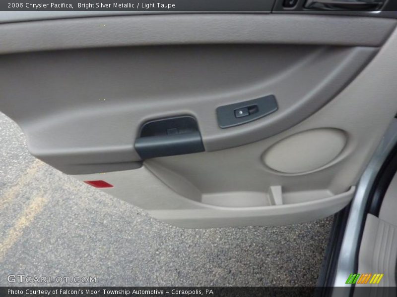 Bright Silver Metallic / Light Taupe 2006 Chrysler Pacifica