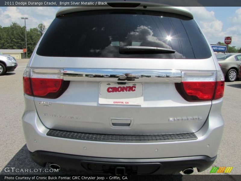 Bright Silver Metallic / Black 2011 Dodge Durango Citadel