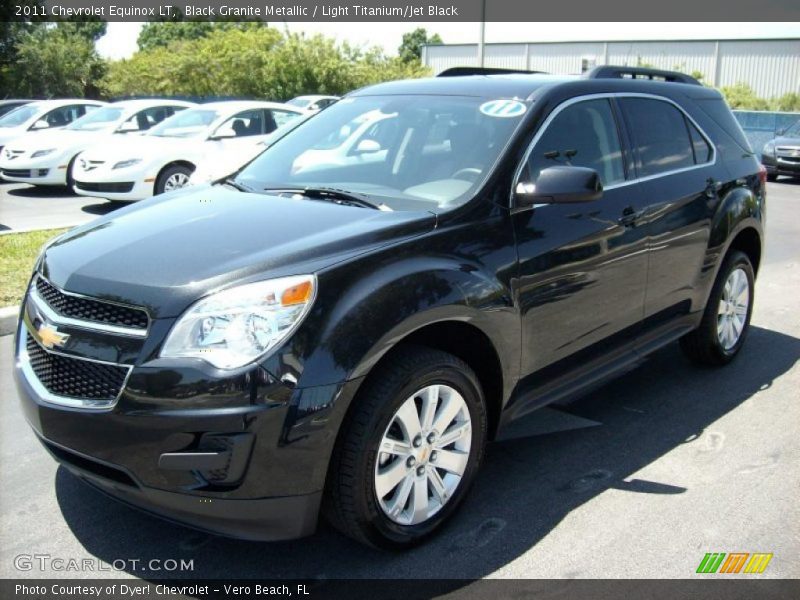 Front 3/4 View of 2011 Equinox LT