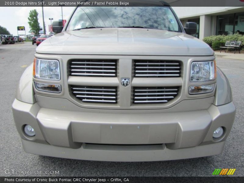 Light Sandstone Metallic / Pastel Pebble Beige 2010 Dodge Nitro SXT