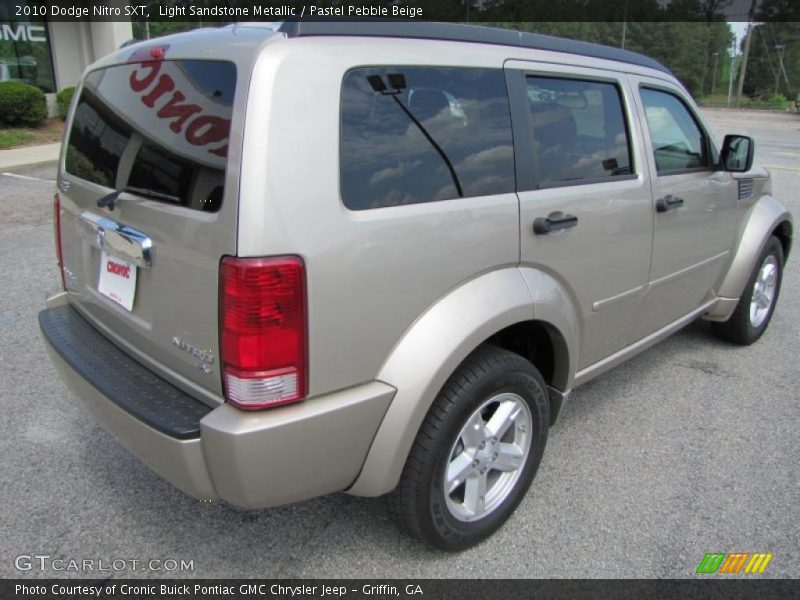 Light Sandstone Metallic / Pastel Pebble Beige 2010 Dodge Nitro SXT