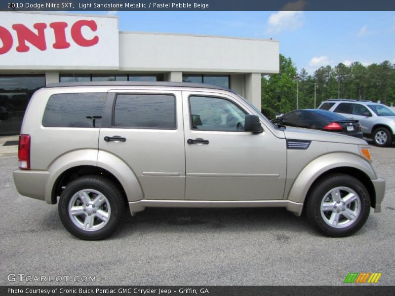 Light Sandstone Metallic / Pastel Pebble Beige 2010 Dodge Nitro SXT
