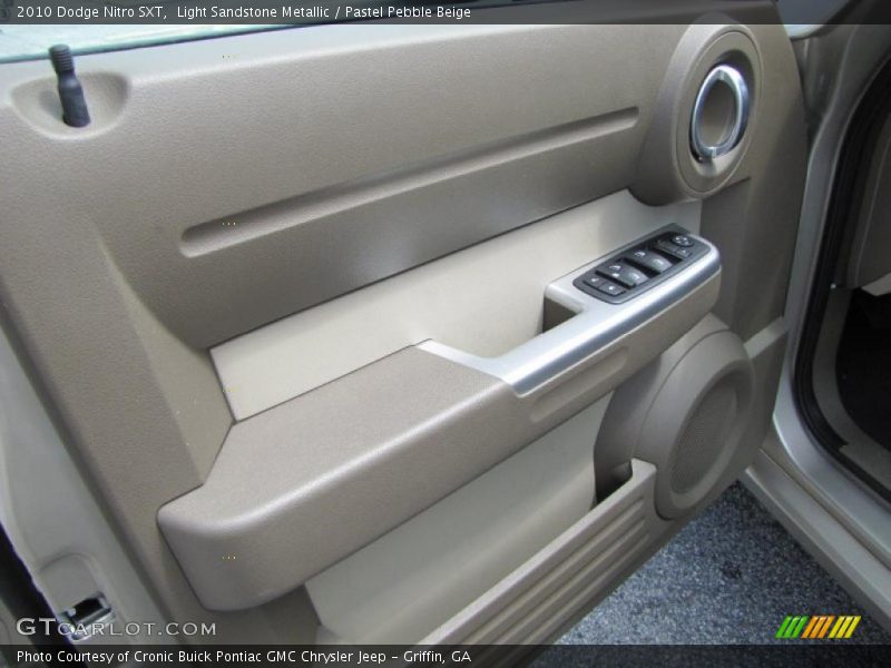 Light Sandstone Metallic / Pastel Pebble Beige 2010 Dodge Nitro SXT