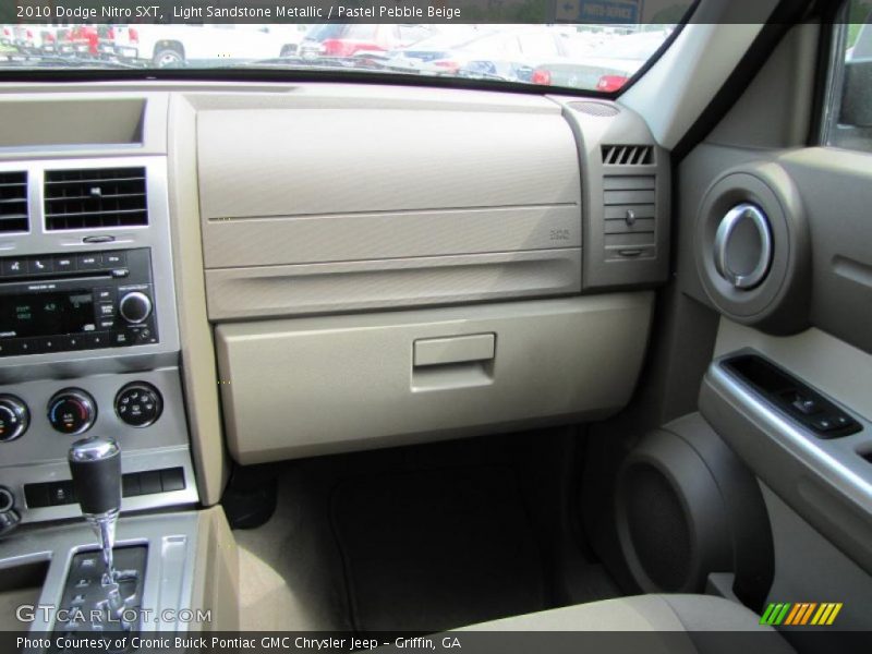 Light Sandstone Metallic / Pastel Pebble Beige 2010 Dodge Nitro SXT