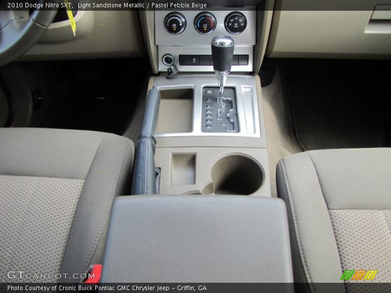 Light Sandstone Metallic / Pastel Pebble Beige 2010 Dodge Nitro SXT