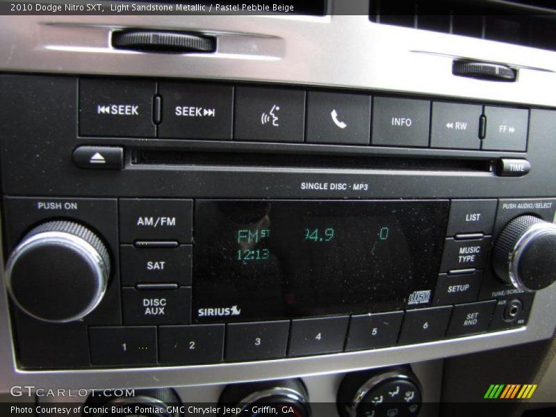 Controls of 2010 Nitro SXT