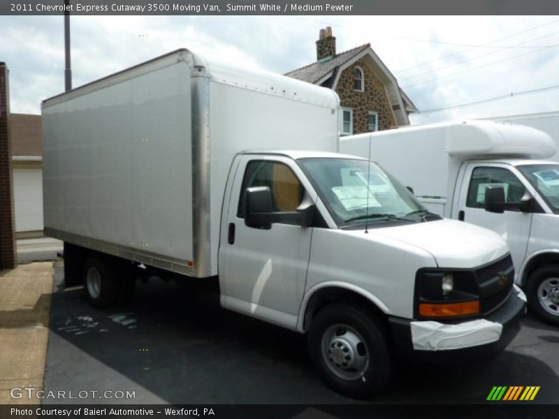 Front 3/4 View of 2011 Express Cutaway 3500 Moving Van