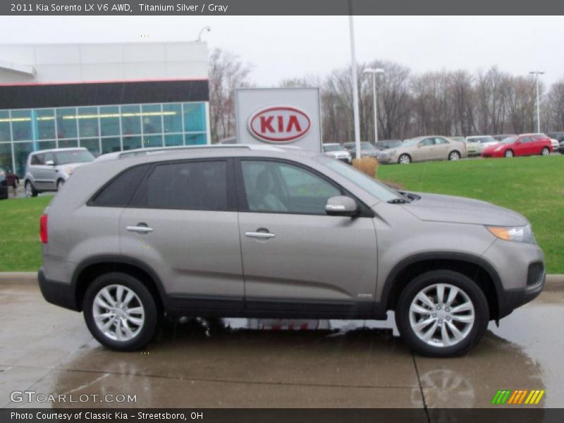 Titanium Silver / Gray 2011 Kia Sorento LX V6 AWD