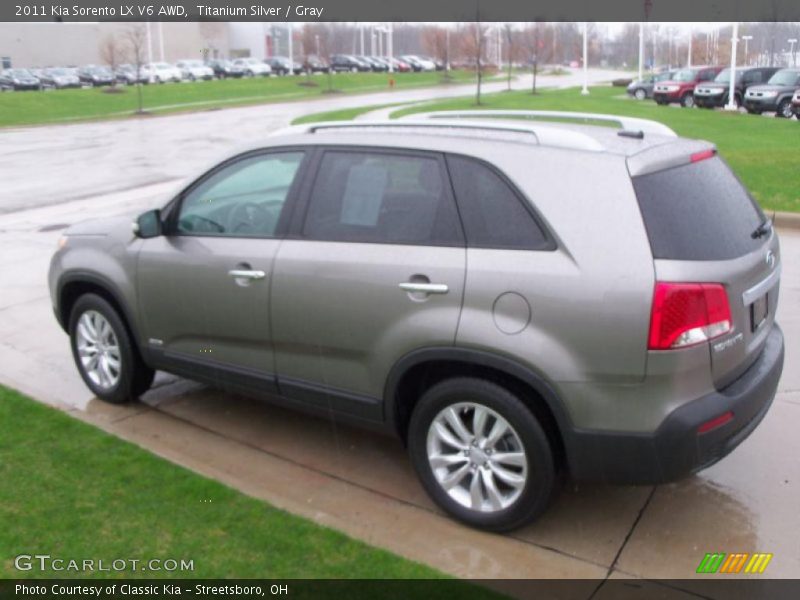 Titanium Silver / Gray 2011 Kia Sorento LX V6 AWD