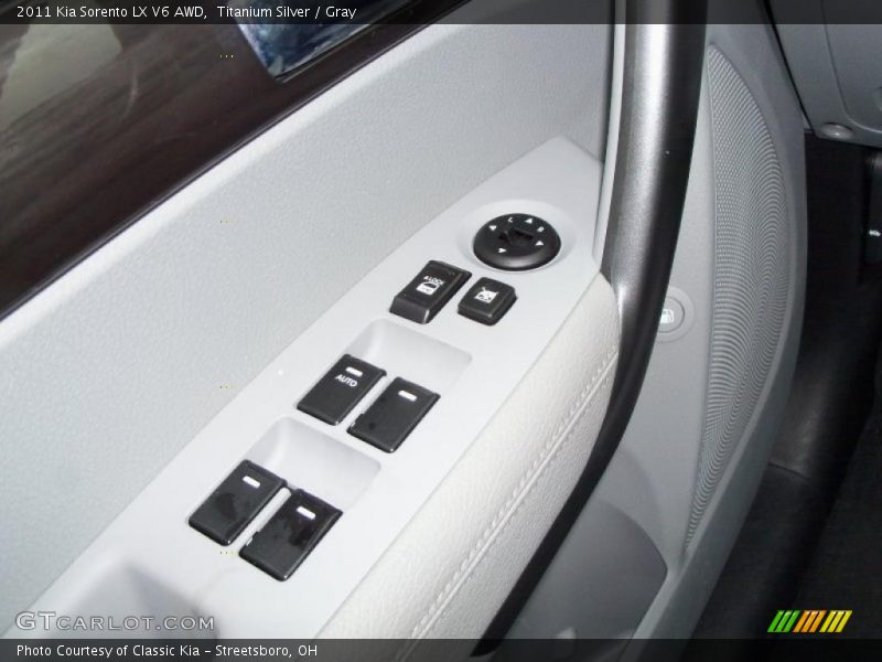 Titanium Silver / Gray 2011 Kia Sorento LX V6 AWD