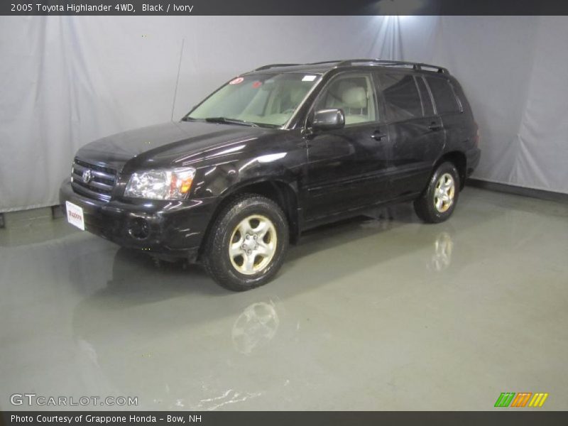 Black / Ivory 2005 Toyota Highlander 4WD