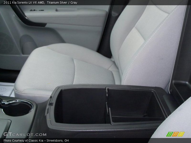 Titanium Silver / Gray 2011 Kia Sorento LX V6 AWD