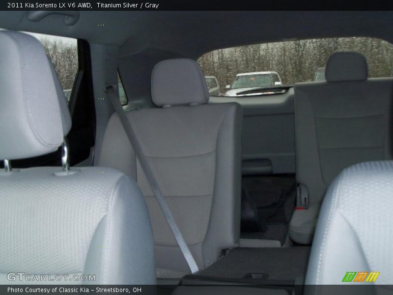 Titanium Silver / Gray 2011 Kia Sorento LX V6 AWD